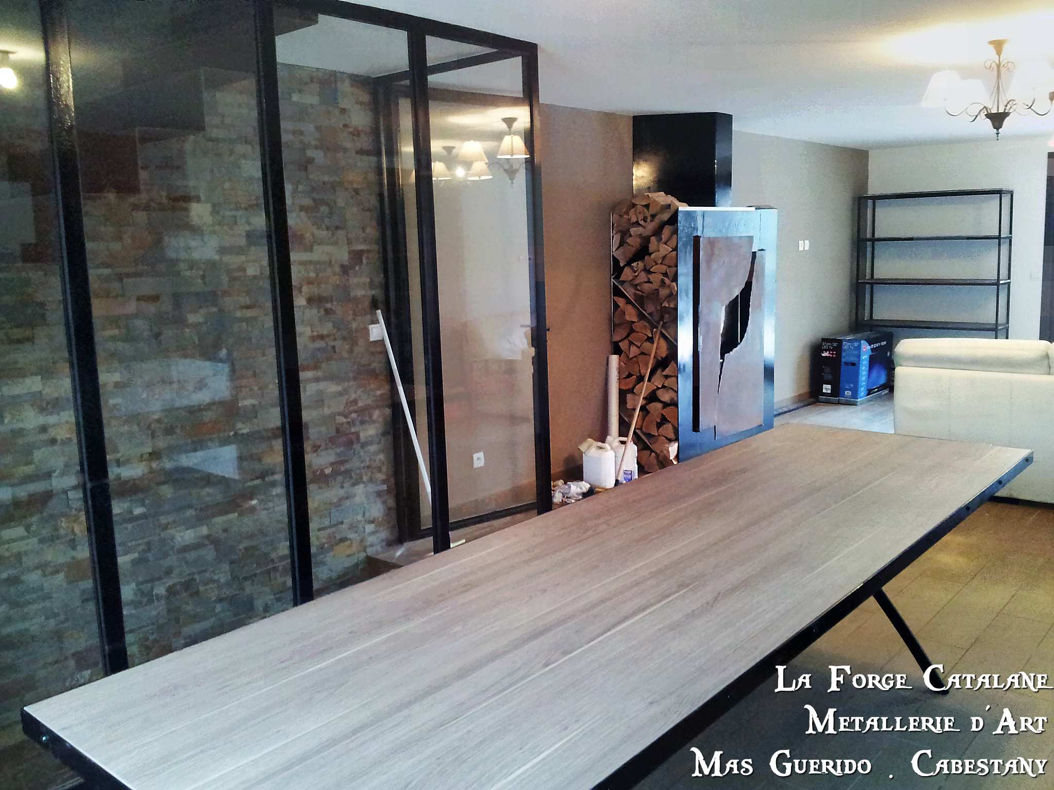 table pietement pied encadrement fer plateau bois forge catalane cabestany.jpg